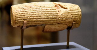 Cyrus Cylinder Display